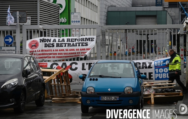 Réforme des retraites / l incinérateur de la porte d Ivry bloqué