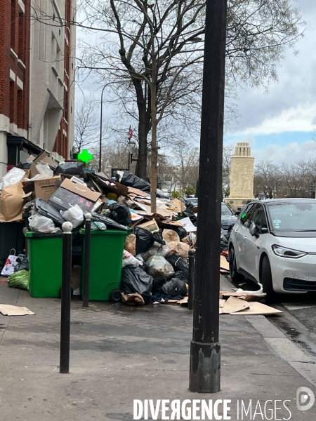 Grève des éboueurs, accumulation de poubelles pariennes