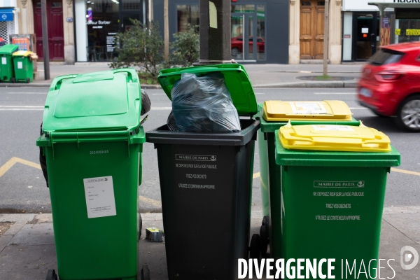 Grève des éboueurs, accumulation de poubelles pariennes