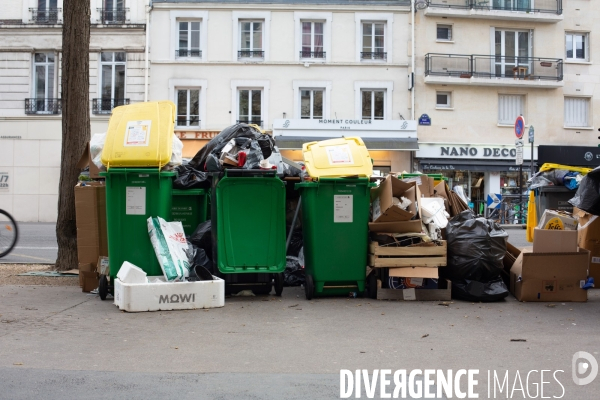 Grève des éboueurs, accumulation de poubelles pariennes