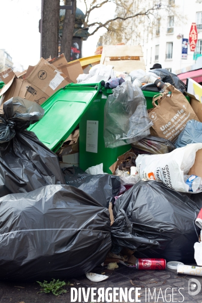 Grève des éboueurs, accumulation de poubelles pariennes