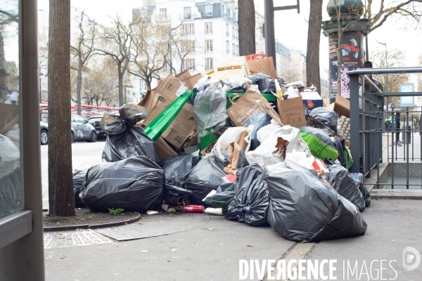 Grève des éboueurs, accumulation de poubelles pariennes