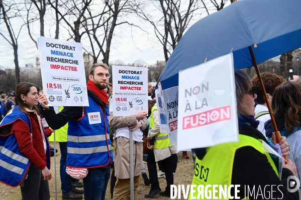 Manifestation des salariés de l Institut de radioprotection et de sûreté nucléaire