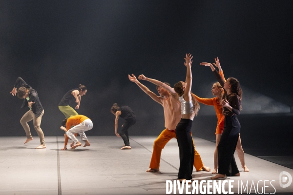 Demain c est loin ! - How can we live together ? - Lucy Guerin - Groupe Grenade