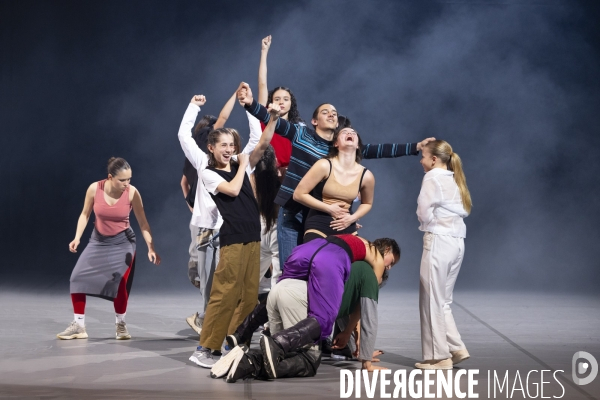 Demain c est loin ! - Room With a View - (LA) HORDE - Groupe Grenade