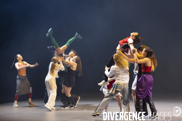 Demain c est loin ! - Room With a View - (LA) HORDE - Groupe Grenade