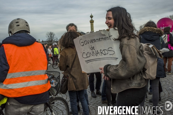 Manifestation spontanée place de la Concorde