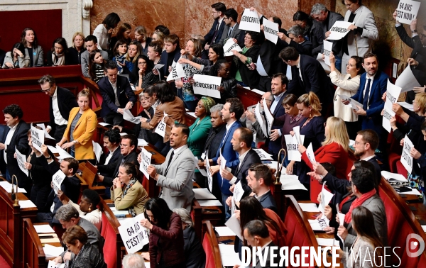 Reforme des retraites / 49.3 à l Assemblee Nationale