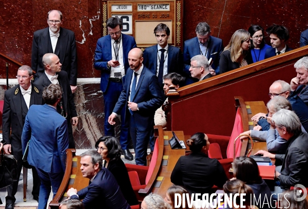 Reforme des retraites / 49.3 à l Assemblee Nationale