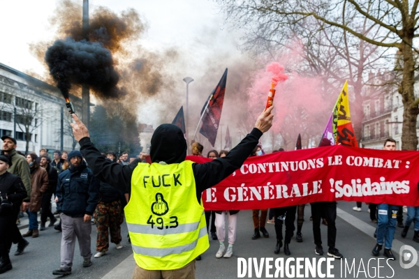 Colère spontanée contre le 49.3 à Nantes