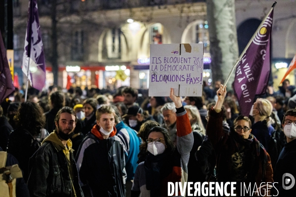 Colère spontanée contre le 49.3 à Nantes