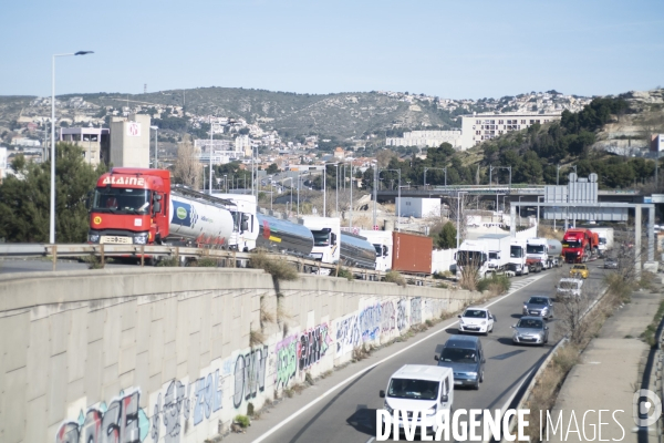 Vote des retraites vu du Port de Marseille