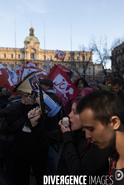 Vote des retraites vu du Port de Marseille