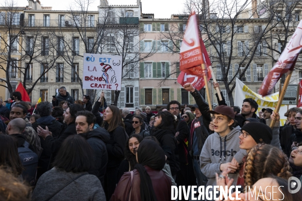 Vote des retraites vu du Port de Marseille