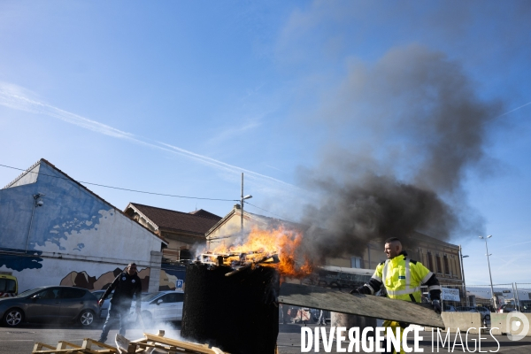 Vote des retraites vu du Port de Marseille