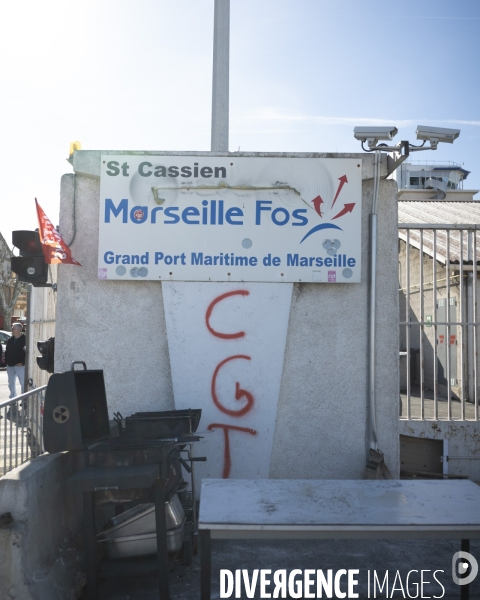 Vote des retraites vu du Port de Marseille