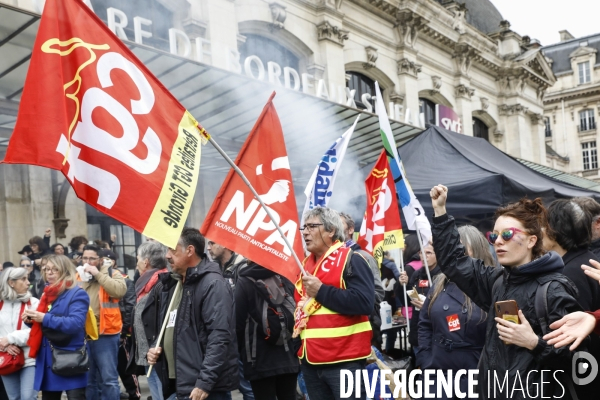 RETRAITE, Blocage par l intersyndicale des voies de trains à la gare de Bordeaux