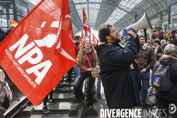 RETRAITE, Blocage par l intersyndicale des voies de trains à la gare de Bordeaux