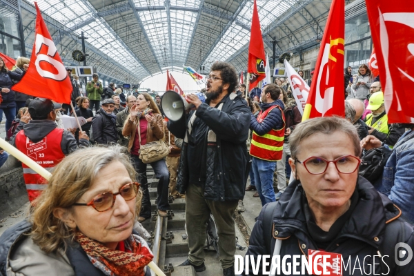 RETRAITE, Blocage par l intersyndicale des voies de trains à la gare de Bordeaux