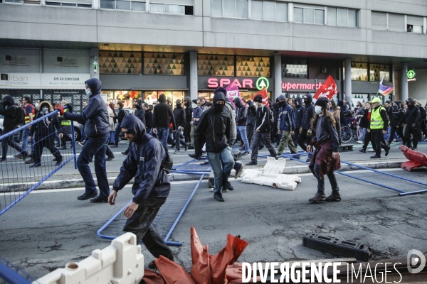 RETRAITE, Blocage par l intersyndicale des voies de trains à la gare de Bordeaux