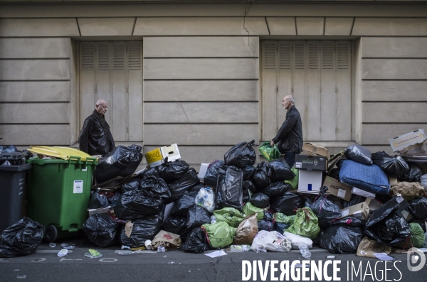 Greve des eboueurs a paris.