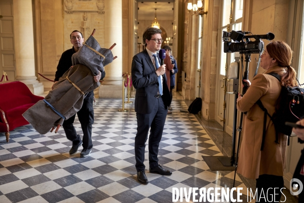 Avant le vote des motions de censure Assemblée Nationale