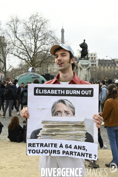 REFORME DES RETRAITES, regroupement à Paris pour suivre le vote des motions de censure, le 20/03/2023
