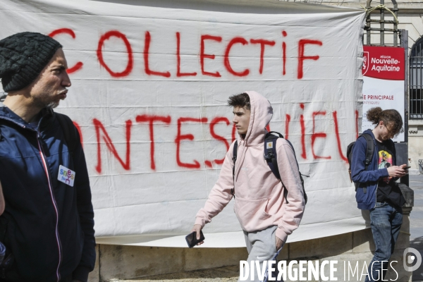 Manifestation intersyndicale contre la réforme des retraites devant la préfecture de la Gironde