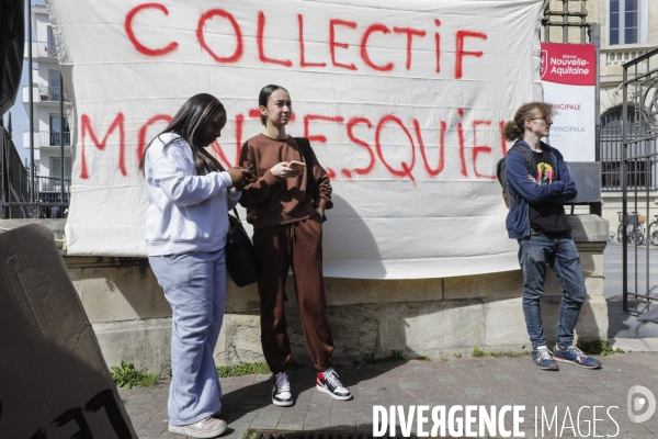 Manifestation intersyndicale contre la réforme des retraites devant la préfecture de la Gironde