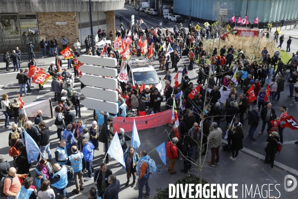 Manifestation intersyndicale contre la réforme des retraites devant la préfecture de la Gironde
