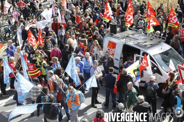 Manifestation intersyndicale contre la réforme des retraites devant la préfecture de la Gironde