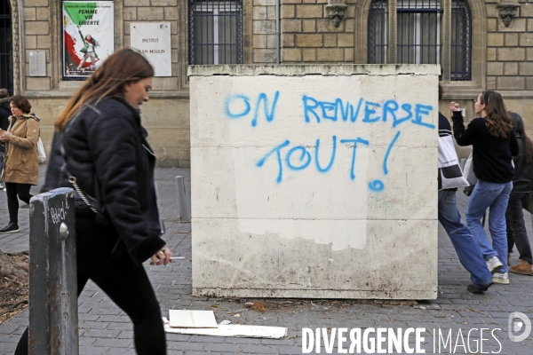 Manifestation intersyndicale contre la réforme des retraites devant la préfecture de la Gironde