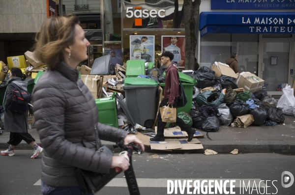 Greve des eboueurs a paris.