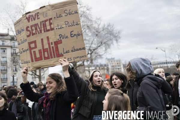 Rassemblement Place Vauban contre la réforme des retraites 20032023