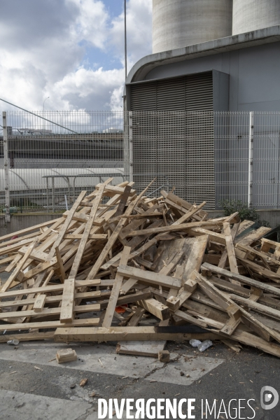 Piquet de greve à  Ivry sur Seine.