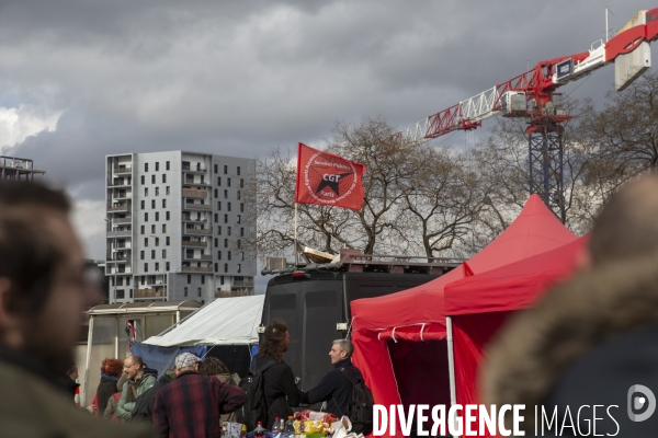 Piquet de greve à  Ivry sur Seine.