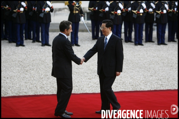 Nicolas sarkozy recoit le president chinois hu jintao
