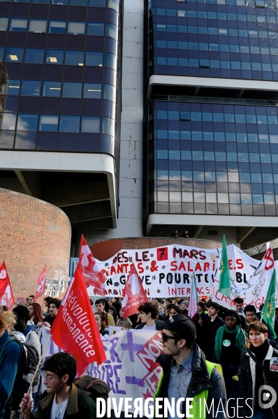 Manifestation etudiants travailleurs contre la reforme des retraites
