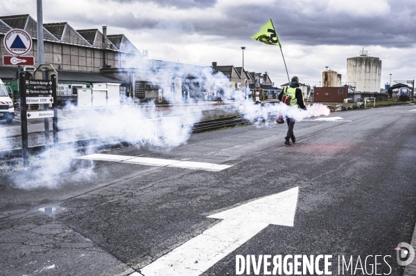 Manifestation de cheminots dans le dépot SNCF de Saint-Pierre-des-Corps