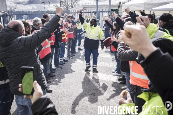 Soutien des cheminots et de la Condéfération Paysanne au grevistes du stockage de gaz de STORENGY contre la réforme des retraites.