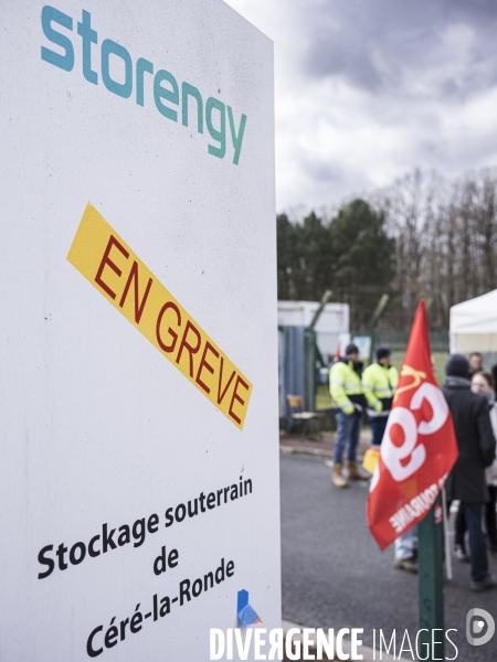 Soutien des cheminots et de la Condéfération Paysanne au grevistes du stockage de gaz de STORENGY contre la réforme des retraites.