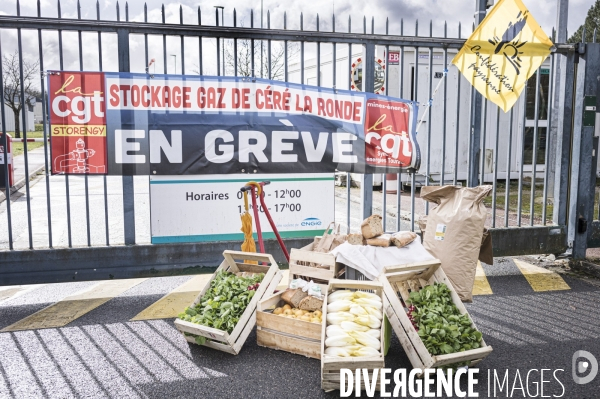 Soutien des cheminots et de la Condéfération Paysanne au grevistes du stockage de gaz de STORENGY contre la réforme des retraites.