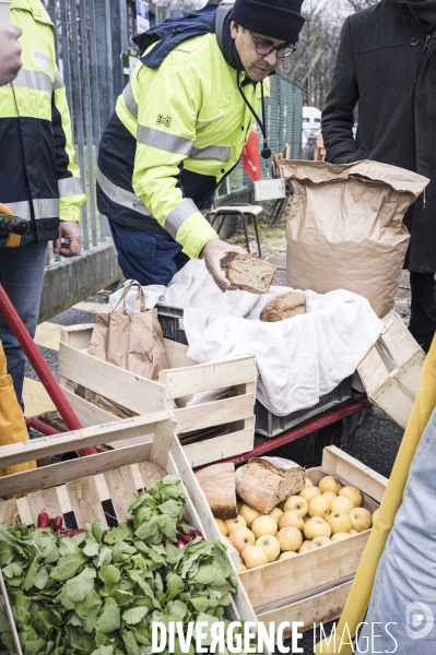 Soutien des cheminots et de la Condéfération Paysanne au grevistes du stockage de gaz de STORENGY contre la réforme des retraites.