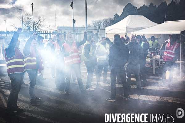 Soutien des cheminots et de la Condéfération Paysanne au grevistes du stockage de gaz de STORENGY contre la réforme des retraites.