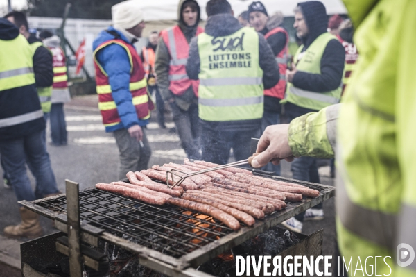 Soutien des cheminots et de la Condéfération Paysanne au grevistes du stockage de gaz de STORENGY contre la réforme des retraites.