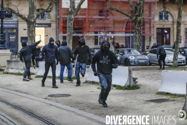 Manifestation qui dégénère dans les rues de Bordeaux.