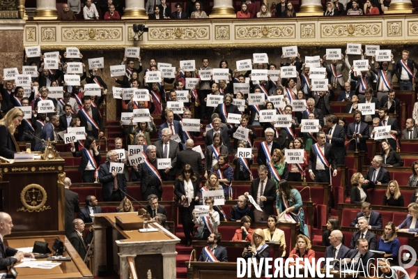 Motion de censure contre le gouvernement Borne