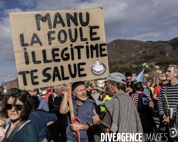 Manifestation contre la réforme des retraites. Digne Les Bains.