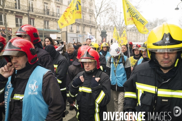 Fra - manifestation contre la reforme des retraites - episode 9 - paris