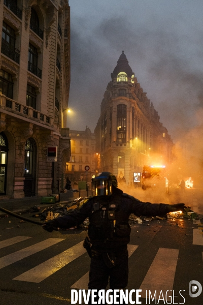 Fra - manifestation contre la reforme des retraites - episode 9 - paris